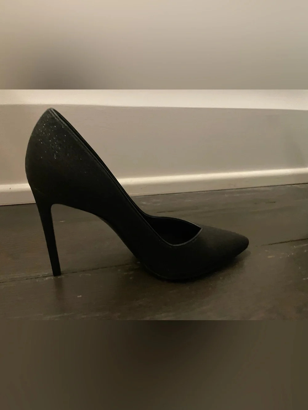 Saint Laurent Black Pointed-Toe Stiletto Heel - Picture 1 of 9